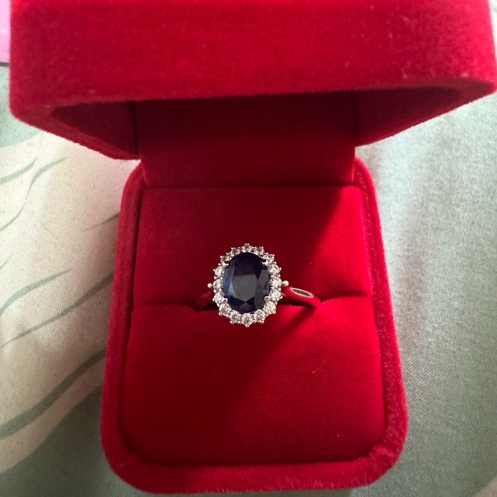 Lady Diana inspired Lab-grown Sapphire solid white gold 10k ring
